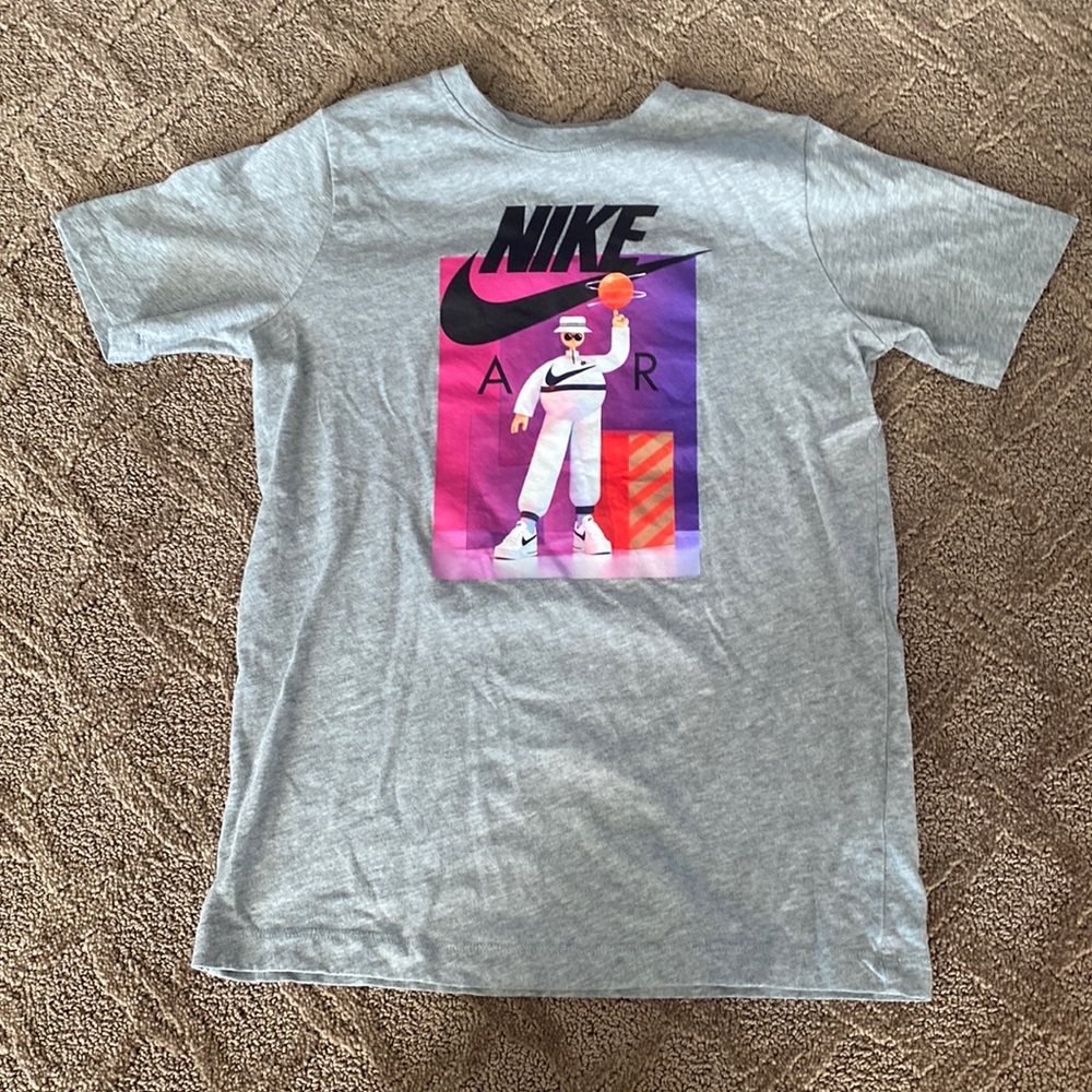 Boys XL color grey nike basketball shirt